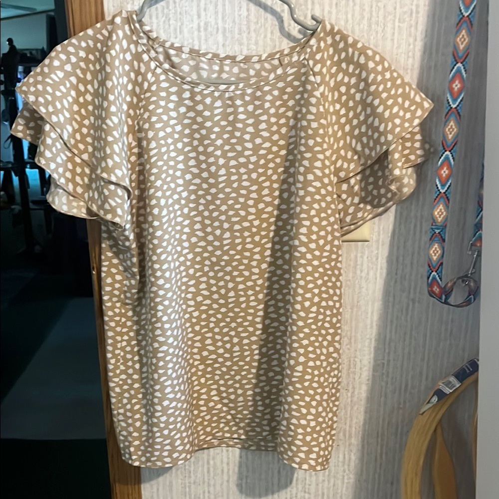 Women's Tan Patterned Top
